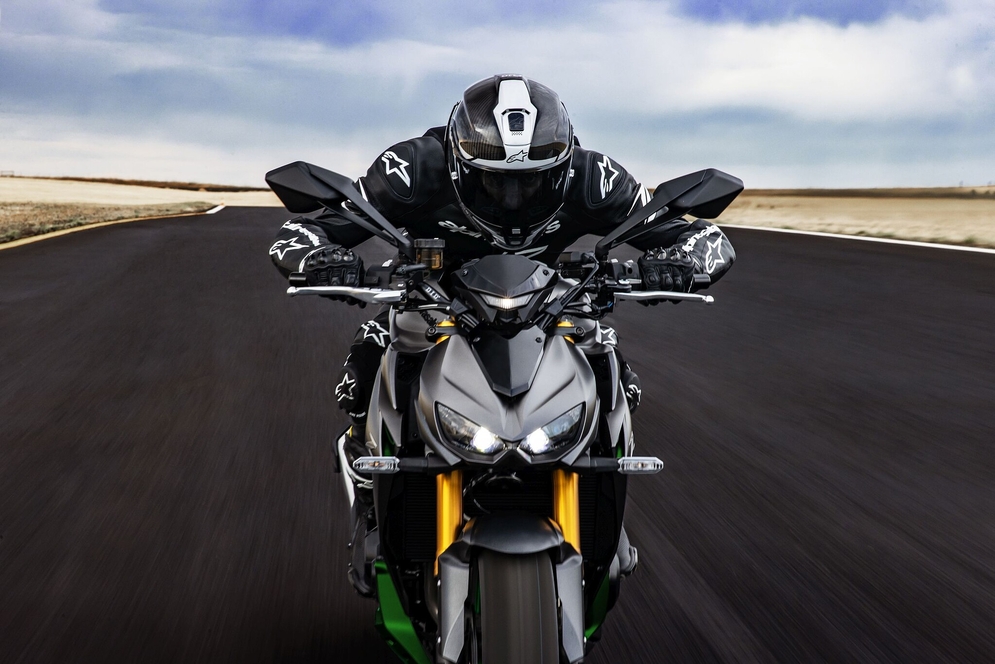 Neue Modellpflege der Kawasaki Z1100 bringt frischen Wind in das Naked-Bike-Segment