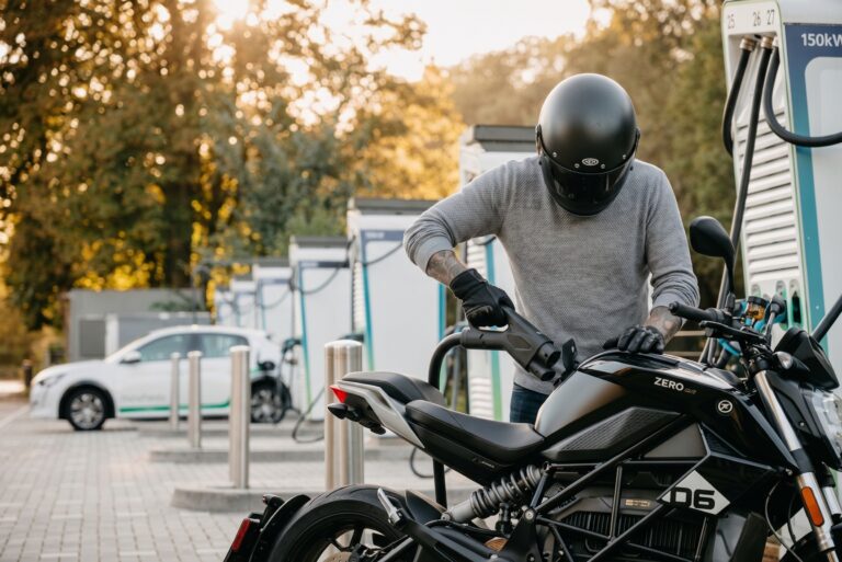 CCS-Schnellladen bei Zero Motorcycles kommt 2027 und ist nachrüstbar